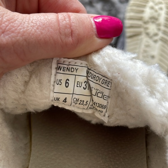 Hey Dude Wendy Light Gray Slip-On Shoes with Cream Lining - Picture 7 of 7